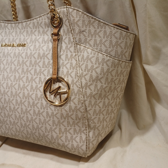 Michael Kors Signature Shoulder Bag - Picture 4 of 11